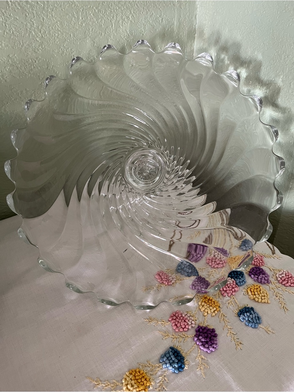 Elegant Fostoria Swirl Pedestal Cake Stand Scalloped Torte Plate 12”